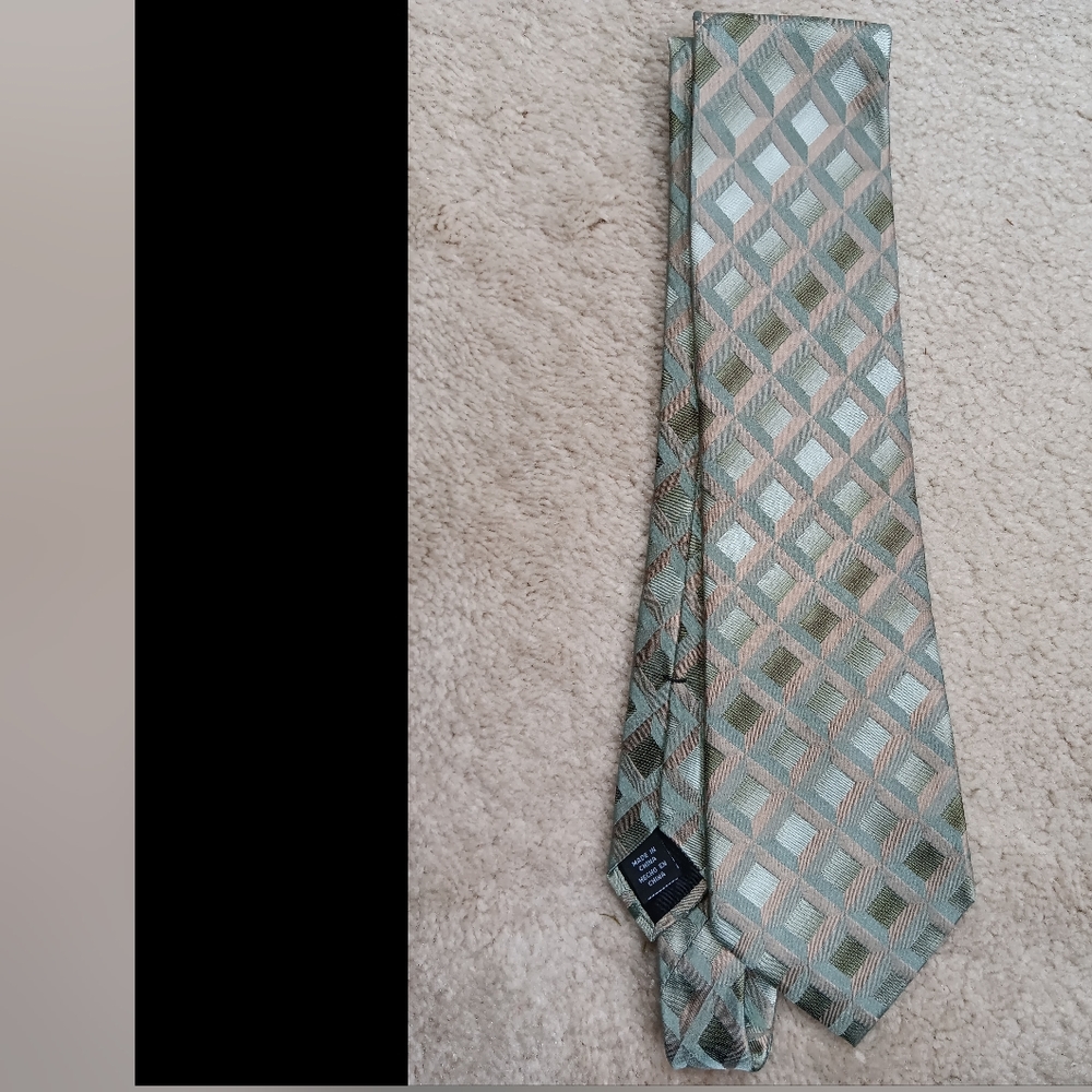 Arrow Dress Tie